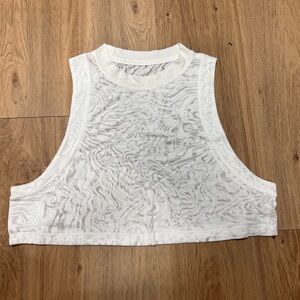 Lululemon white cropped tank size 4 - *has small stain